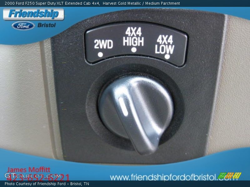 Harvest Gold Metallic / Medium Parchment 2000 Ford F250 Super Duty XLT Extended Cab 4x4