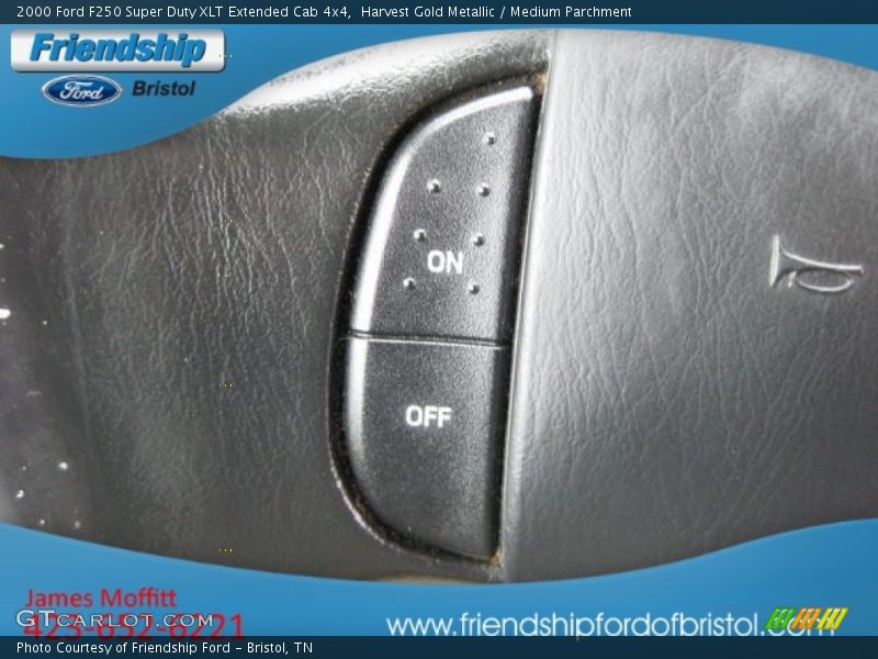 Harvest Gold Metallic / Medium Parchment 2000 Ford F250 Super Duty XLT Extended Cab 4x4