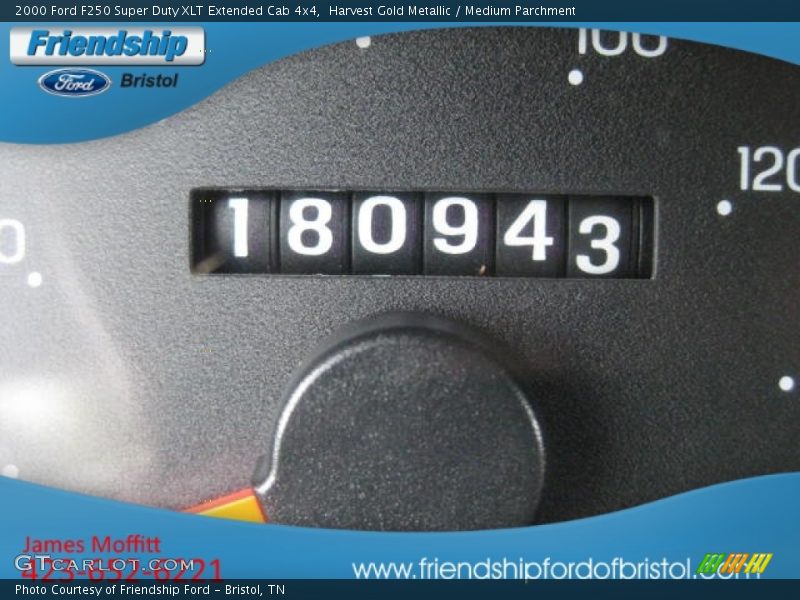 Harvest Gold Metallic / Medium Parchment 2000 Ford F250 Super Duty XLT Extended Cab 4x4