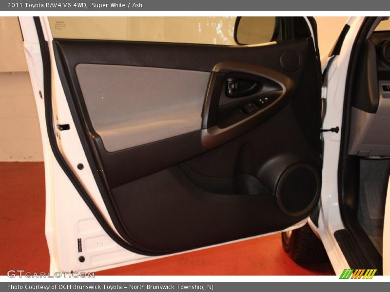 Super White / Ash 2011 Toyota RAV4 V6 4WD