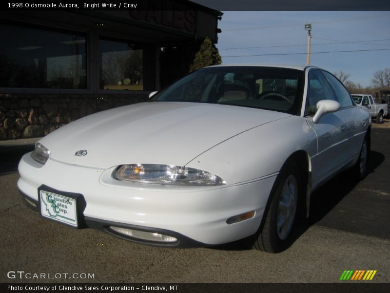Bright White / Gray 1998 Oldsmobile Aurora