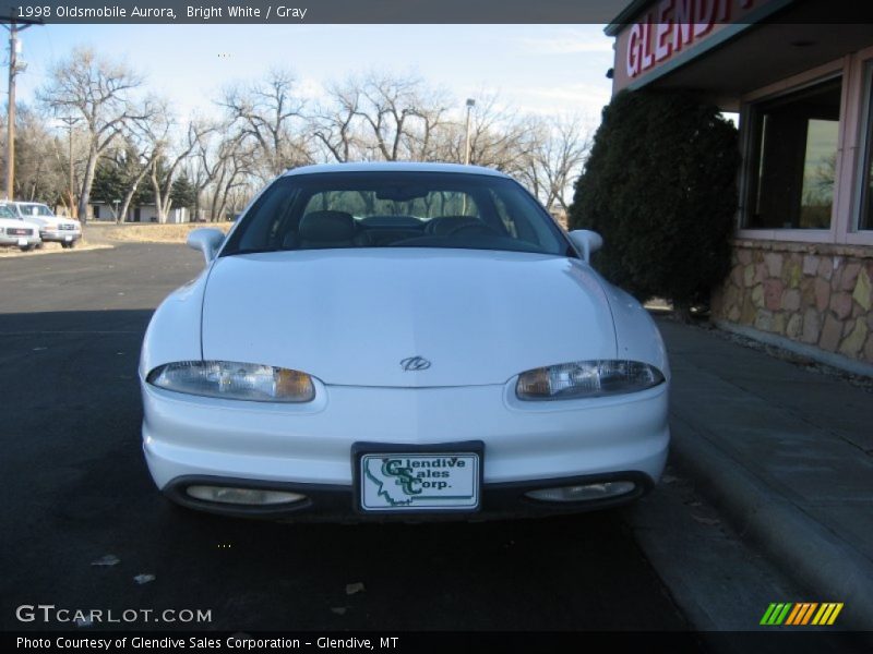 Bright White / Gray 1998 Oldsmobile Aurora