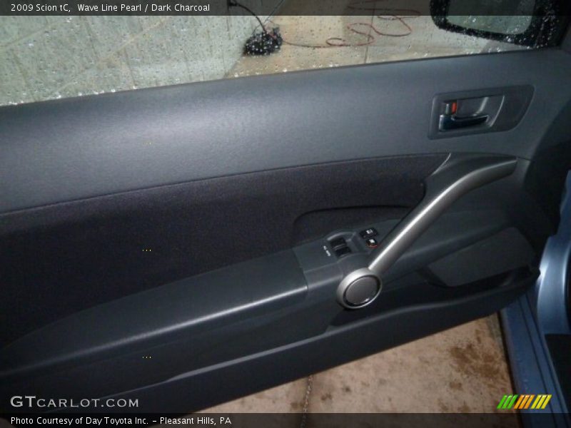 Wave Line Pearl / Dark Charcoal 2009 Scion tC