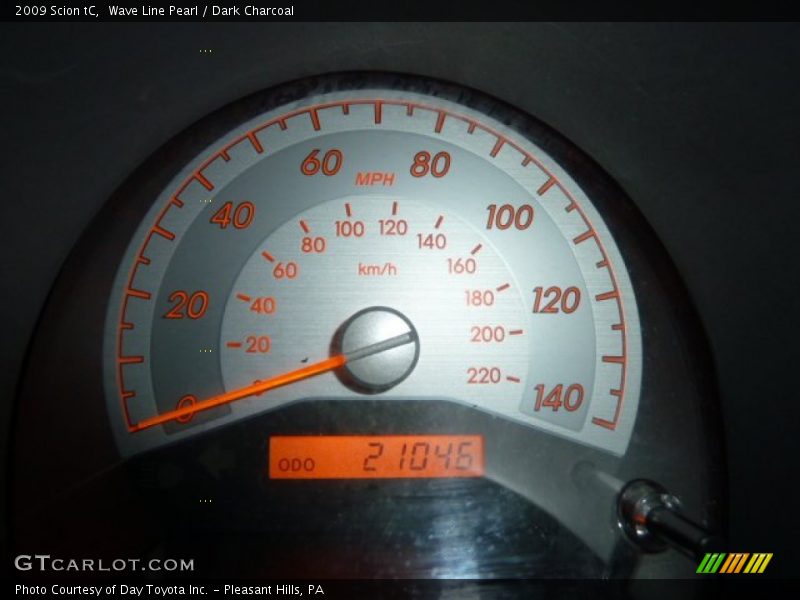 Wave Line Pearl / Dark Charcoal 2009 Scion tC