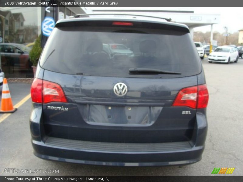 Atlantis Blue Metallic / Aero Grey 2009 Volkswagen Routan SEL