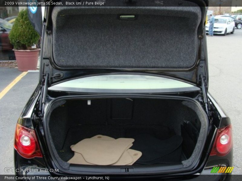 Black Uni / Pure Beige 2009 Volkswagen Jetta SE Sedan