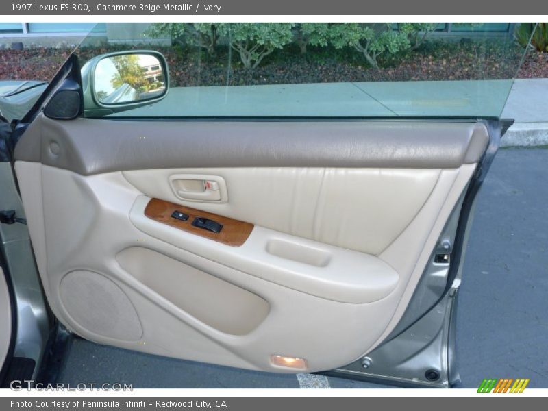 Cashmere Beige Metallic / Ivory 1997 Lexus ES 300