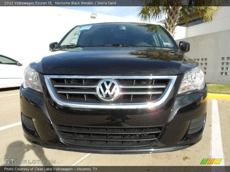 Nocturne Black Metallic / Sierra Sand 2012 Volkswagen Routan SE