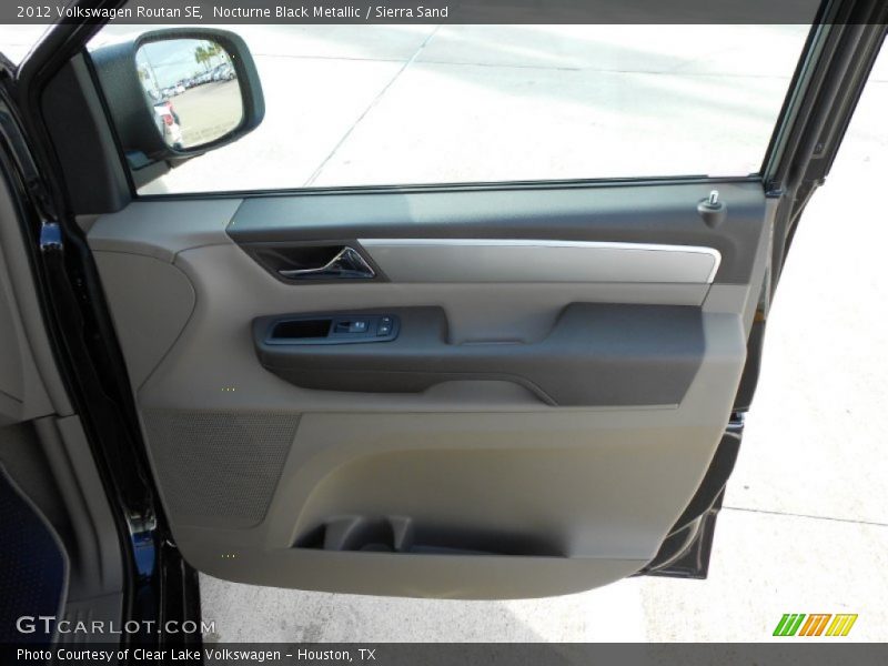 Nocturne Black Metallic / Sierra Sand 2012 Volkswagen Routan SE