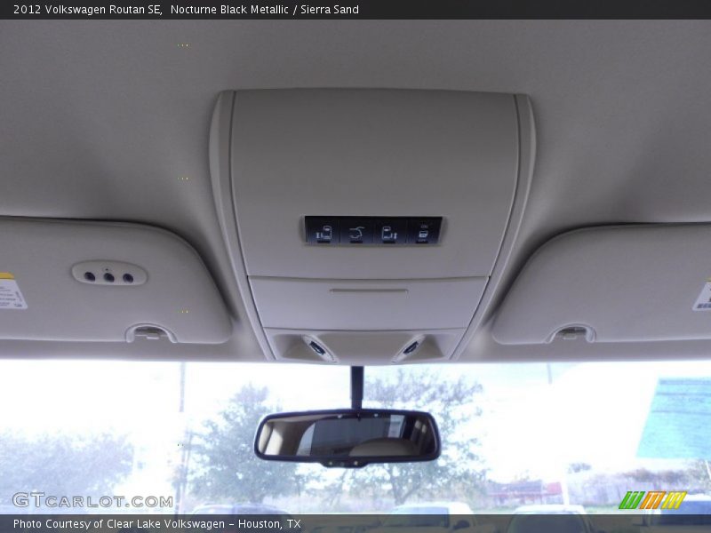 Nocturne Black Metallic / Sierra Sand 2012 Volkswagen Routan SE