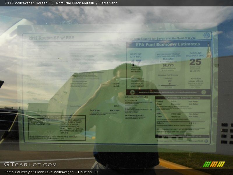 Nocturne Black Metallic / Sierra Sand 2012 Volkswagen Routan SE