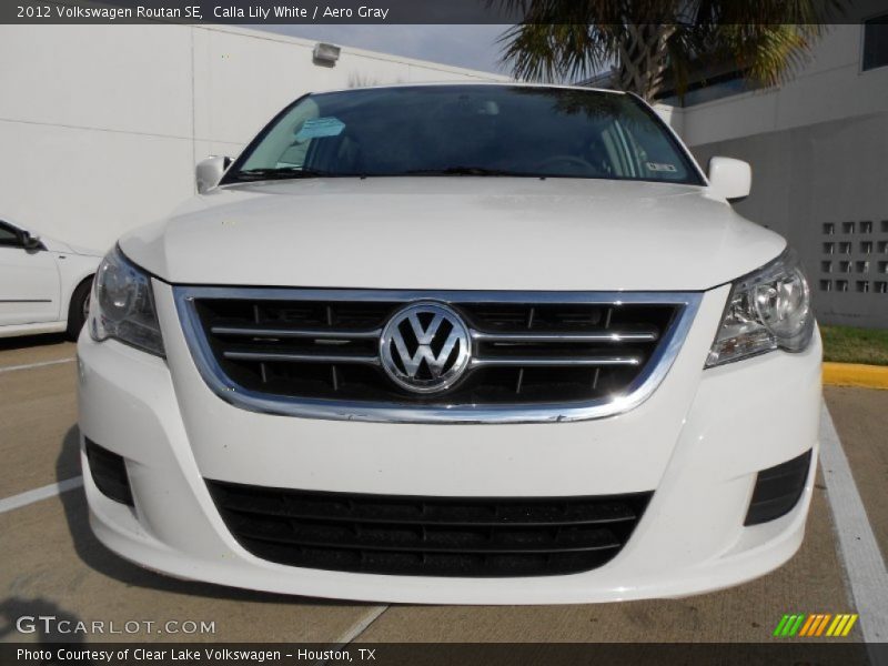 Calla Lily White / Aero Gray 2012 Volkswagen Routan SE