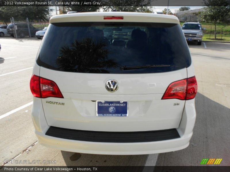 Calla Lily White / Aero Gray 2012 Volkswagen Routan SE