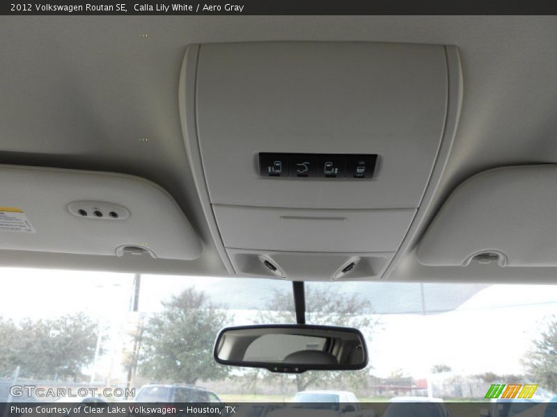 Calla Lily White / Aero Gray 2012 Volkswagen Routan SE