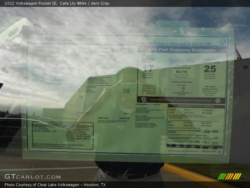 Calla Lily White / Aero Gray 2012 Volkswagen Routan SE