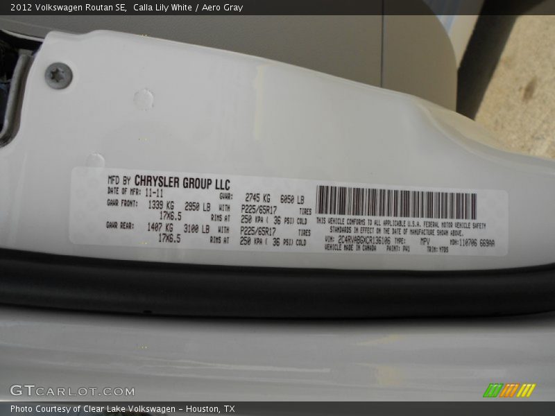 Calla Lily White / Aero Gray 2012 Volkswagen Routan SE