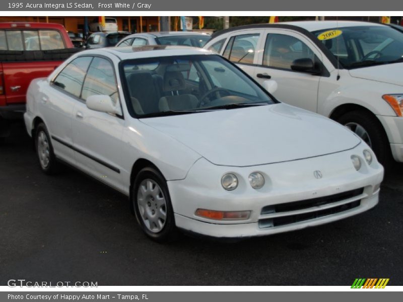 Front 3/4 View of 1995 Integra LS Sedan