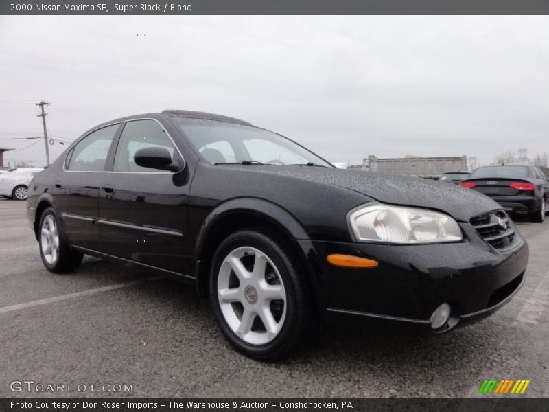 Super Black / Blond 2000 Nissan Maxima SE