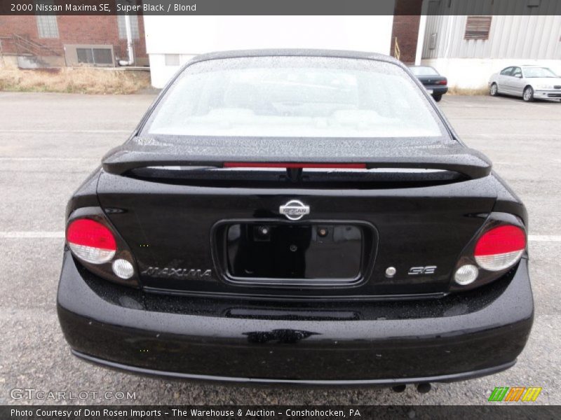 Super Black / Blond 2000 Nissan Maxima SE