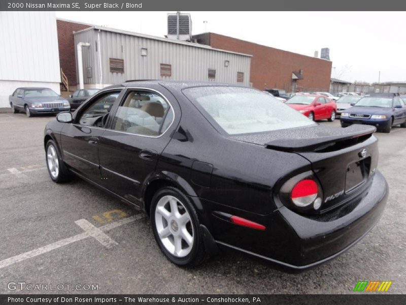 Super Black / Blond 2000 Nissan Maxima SE