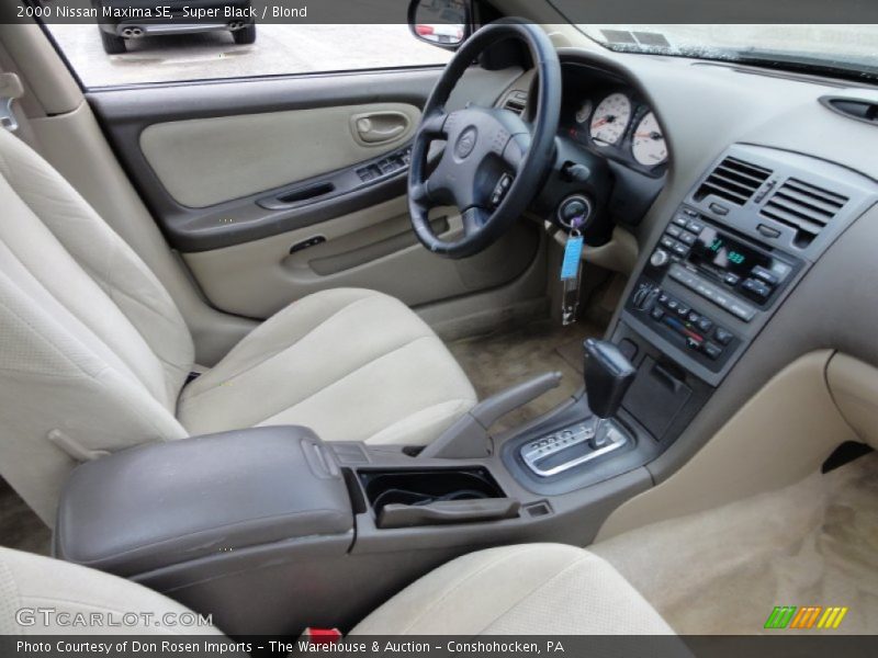Super Black / Blond 2000 Nissan Maxima SE