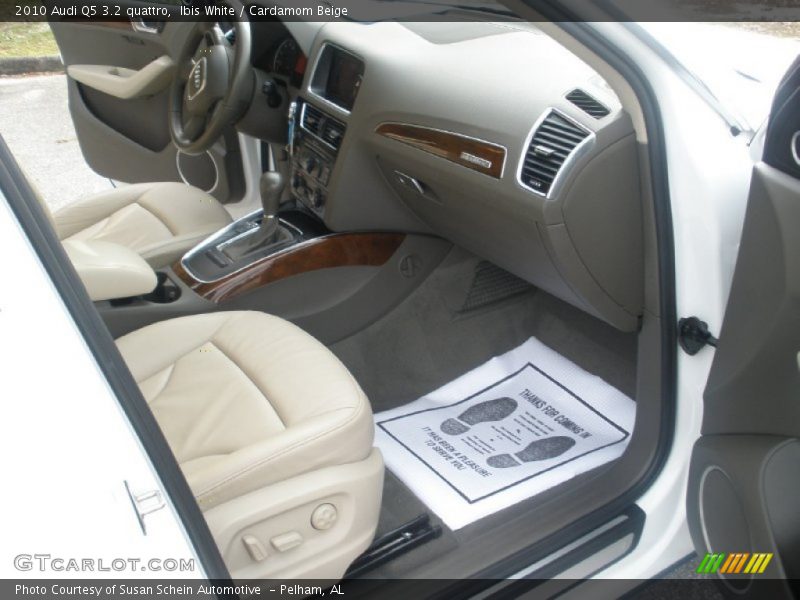 Ibis White / Cardamom Beige 2010 Audi Q5 3.2 quattro