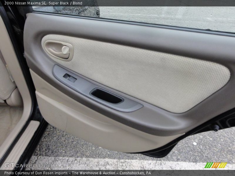 Super Black / Blond 2000 Nissan Maxima SE