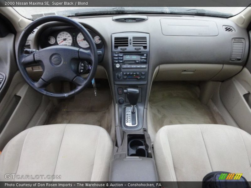 Super Black / Blond 2000 Nissan Maxima SE