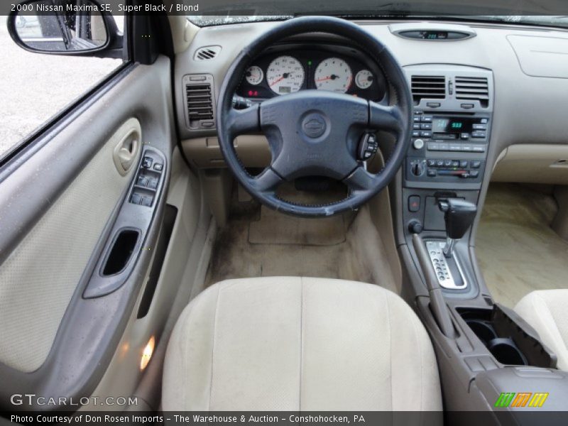 Super Black / Blond 2000 Nissan Maxima SE