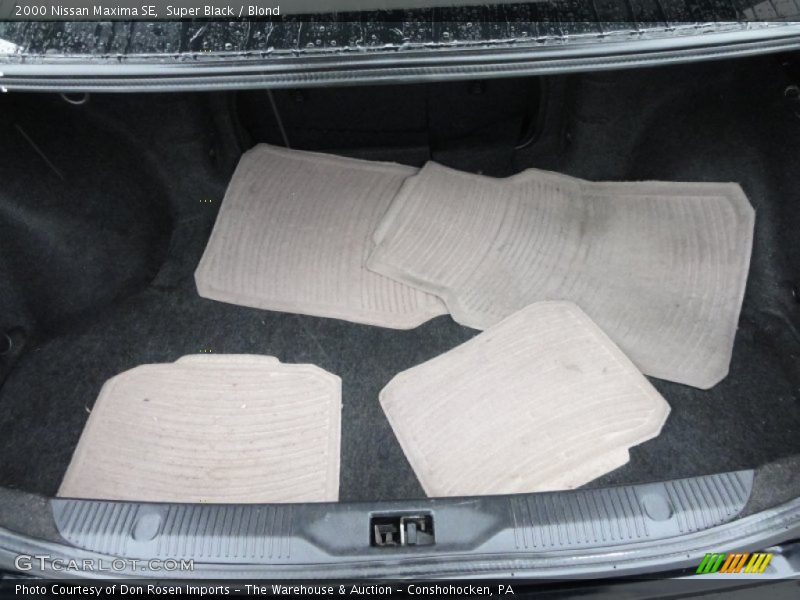 Super Black / Blond 2000 Nissan Maxima SE