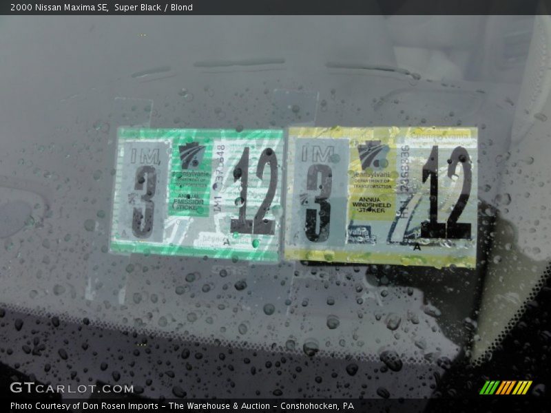 Super Black / Blond 2000 Nissan Maxima SE