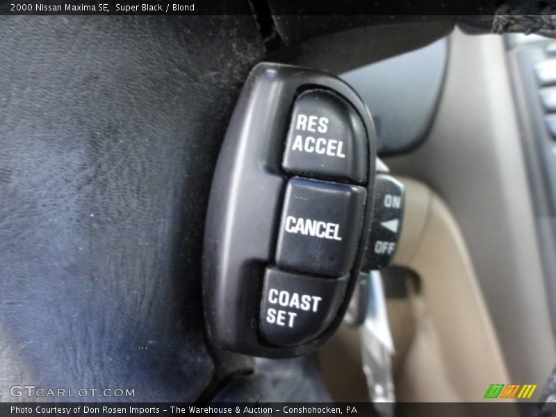 Super Black / Blond 2000 Nissan Maxima SE