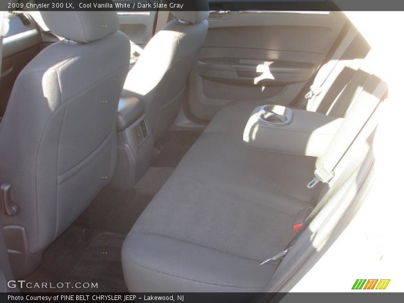 Cool Vanilla White / Dark Slate Gray 2009 Chrysler 300 LX