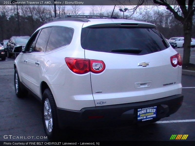White / Ebony/Ebony 2011 Chevrolet Traverse LT AWD