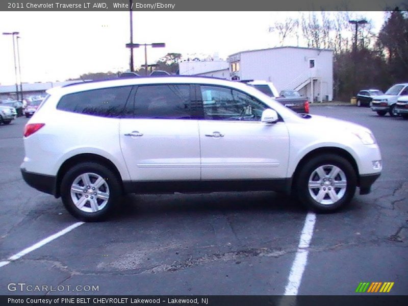 White / Ebony/Ebony 2011 Chevrolet Traverse LT AWD