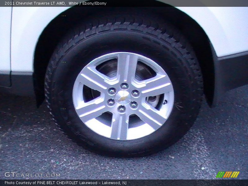 White / Ebony/Ebony 2011 Chevrolet Traverse LT AWD