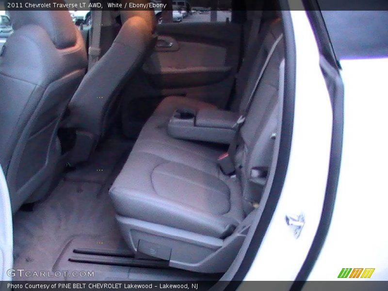 White / Ebony/Ebony 2011 Chevrolet Traverse LT AWD