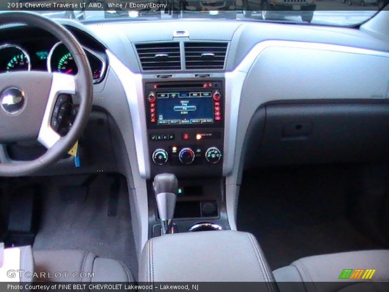 White / Ebony/Ebony 2011 Chevrolet Traverse LT AWD