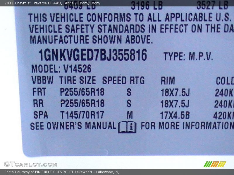 White / Ebony/Ebony 2011 Chevrolet Traverse LT AWD