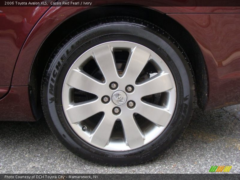 Cassis Red Pearl / Ivory 2006 Toyota Avalon XLS