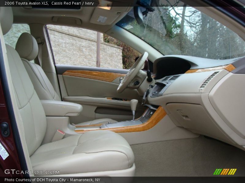 Cassis Red Pearl / Ivory 2006 Toyota Avalon XLS