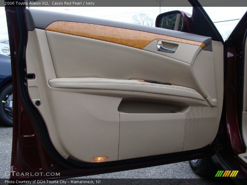 Cassis Red Pearl / Ivory 2006 Toyota Avalon XLS