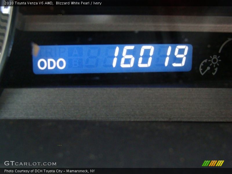 Blizzard White Pearl / Ivory 2010 Toyota Venza V6 AWD