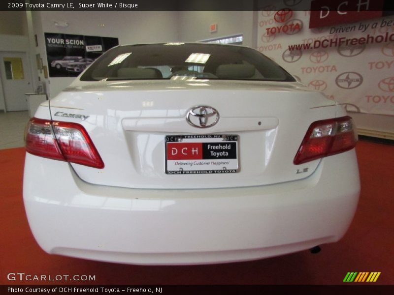 Super White / Bisque 2009 Toyota Camry LE