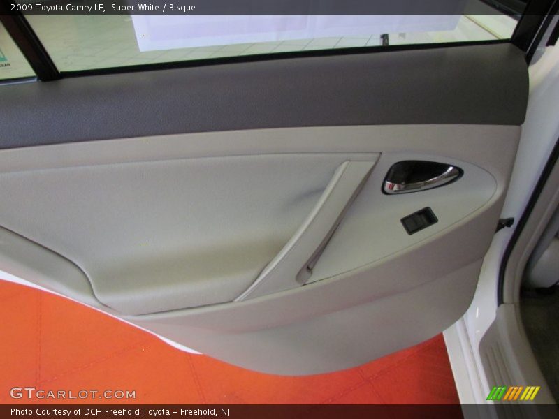 Super White / Bisque 2009 Toyota Camry LE
