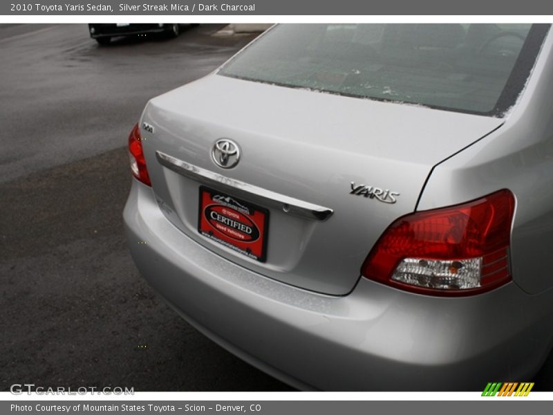 Silver Streak Mica / Dark Charcoal 2010 Toyota Yaris Sedan
