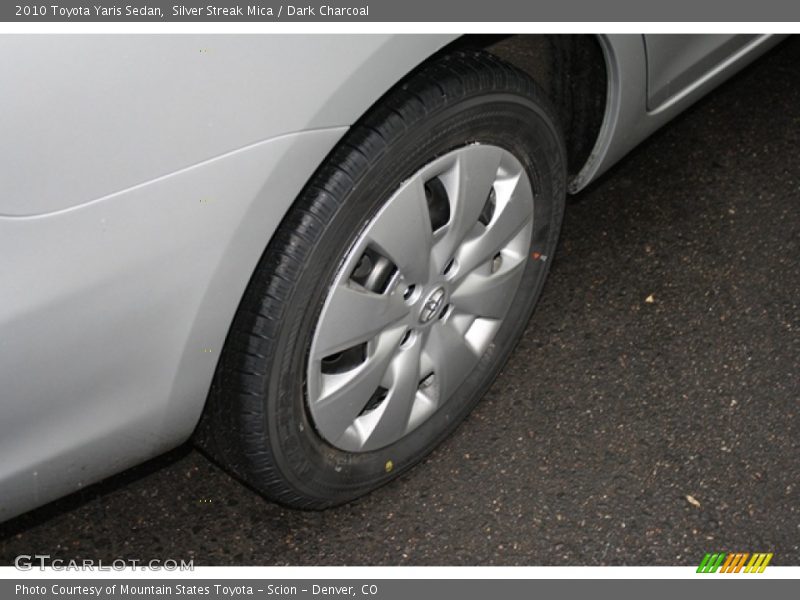 Silver Streak Mica / Dark Charcoal 2010 Toyota Yaris Sedan