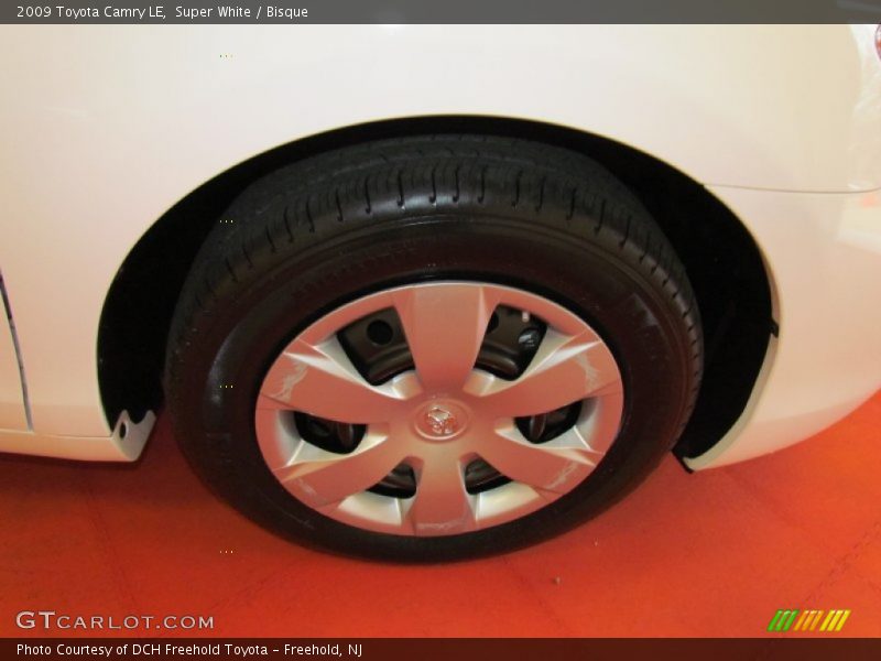Super White / Bisque 2009 Toyota Camry LE