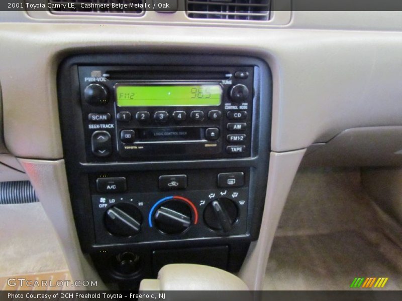 Cashmere Beige Metallic / Oak 2001 Toyota Camry LE