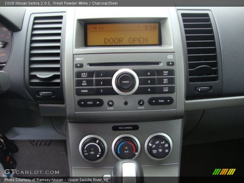 Fresh Powder White / Charcoal/Steel 2008 Nissan Sentra 2.0 S